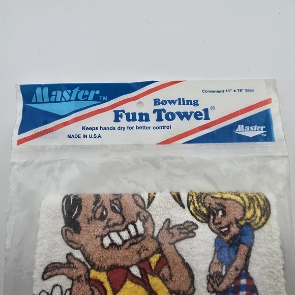 Vintage 90s Bowling Ball Fun Sport Towels Pair Master Industries NOS Comic Towel - Picture 5 of 10